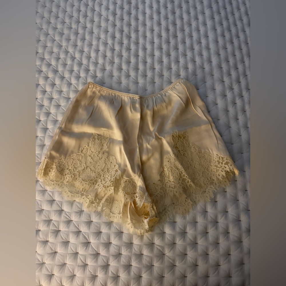Doen Iona Short